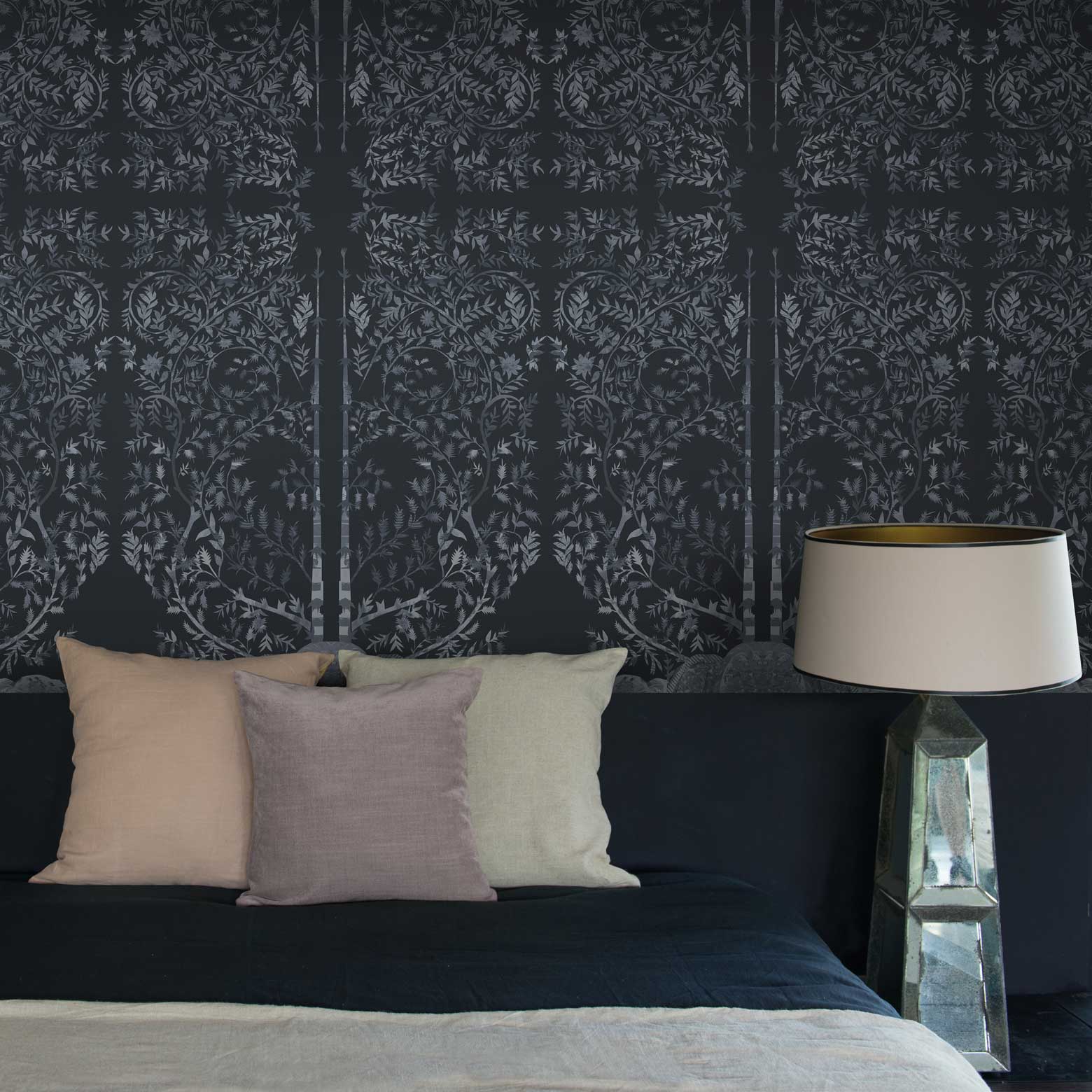 Dark Florals | 12 moody & romantic wallpapers - Feathr™ Wallpapers